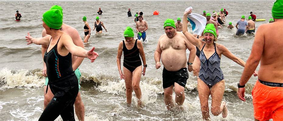 Neujahrsanbaden 2026: Mutiger Start ins Jahr in Cuxhaven-Duhnen - Lesen Sie die Nachrichten