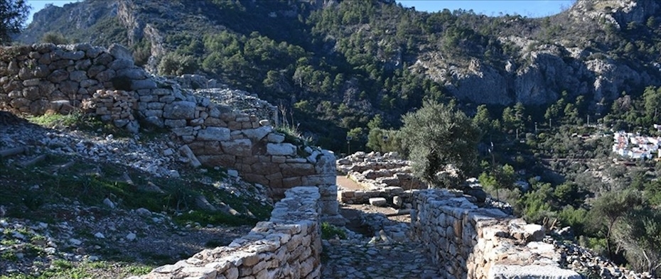 Marmaris'teki Amos Antik Kenti'nde Asur Tanrıçası İştar betimlemeli gümüş kolye bulundu - Lesen Sie die Nachrichten?>