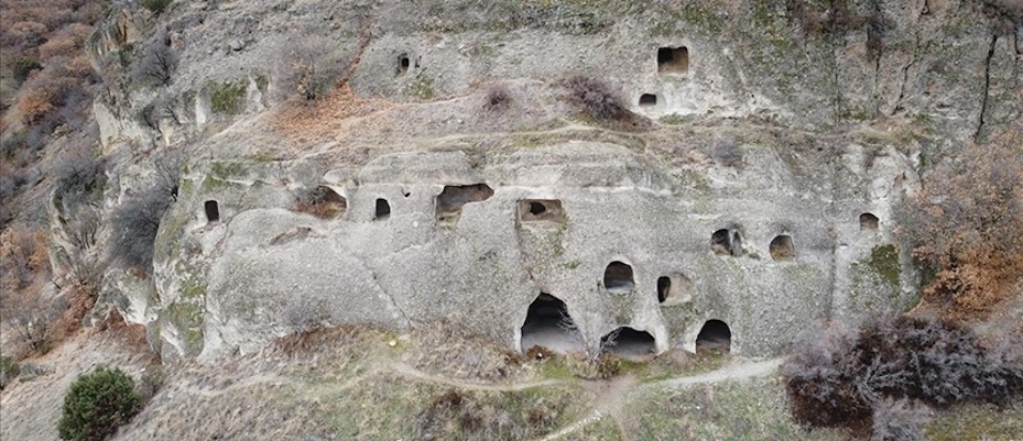 Çankırı'daki İndağı Kaya Mezarları tarih meraklılarının ilgisini çekiyor - Lesen Sie die Nachrichten?>