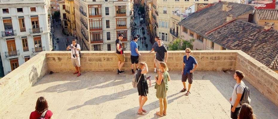 Valencia, turizm baskısını azaltmak için odağı çevre mahallelere kaydırıyor - Lesen Sie die Nachrichten?>