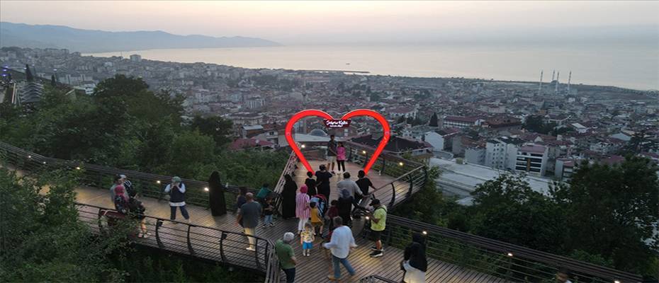 Yerli turistlerin seyahat harcamaları üçüncü çeyrekte 276,1 milyar liraya ulaştı - Lesen Sie die Nachrichten?>