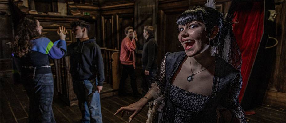 Berlin Dungeon feiert 13ten Geburtstag mit Vampir-Show und Schreckenslabyrinth - Lesen Sie die Nachrichten