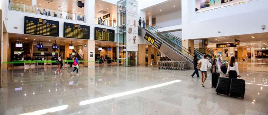 Seyahat acenteleri uyarıyor: uçuş fiyatları artıyor, bazı hatlar risk altında - Lesen Sie die Nachrichten?>