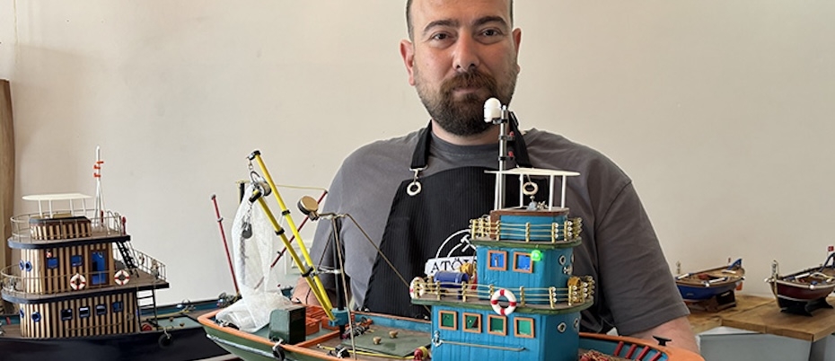 Denizcilik mirasını minyatür tersanesinde geleceğe taşıyor - Lesen Sie die Nachrichten?>