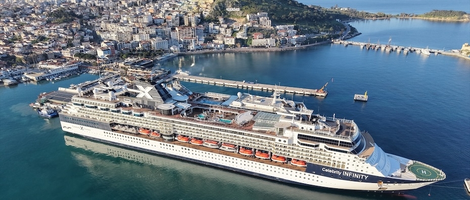Kuşadası'na iki kruvaziyerle 2 bin 723 turist geldi - Lesen Sie die Nachrichten?>