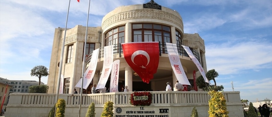 Hatay Devlet Tiyatroları, Hatay Devleti döneminin meclis binasında perdelerini açtı - Lesen Sie die Nachrichten?>