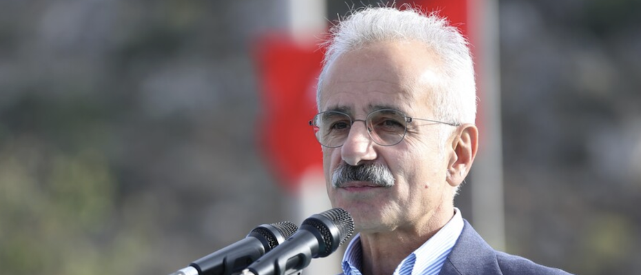 Bakan Uraloğlu, Bakü-Tiflis-Kars Demir Yolu Hattı'nın açılış törenine katılacak - Lesen Sie die Nachrichten?>