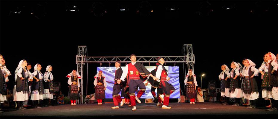 Ayvalık'ta 750 dansçı uluslararası halk oyunları festivalinde buluştu - Lesen Sie die Nachrichten?>