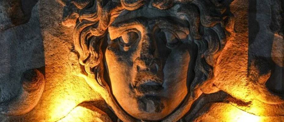 Temple of Apollo Opens for Evening Visits Under Türkiye's Night Museum Programme - Lesen Sie die Nachrichten?>
