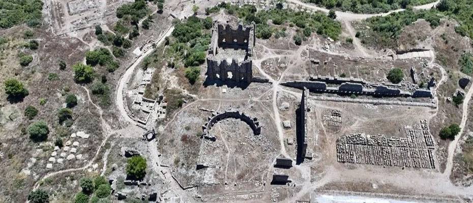 Aspendos'un Yaklaşık 2 Bin Yıllık Ana Caddesi Yeniden Gün Yüzüne Çıkarıldı - Lesen Sie die Nachrichten?>