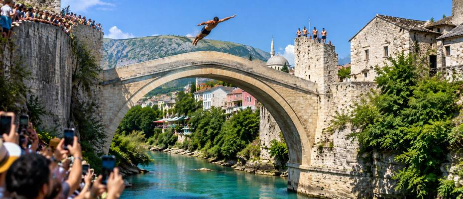 Mostar Köprüsü'nde 460 yıllık atlayış geleneği sürdü - Lesen Sie die Nachrichten?>