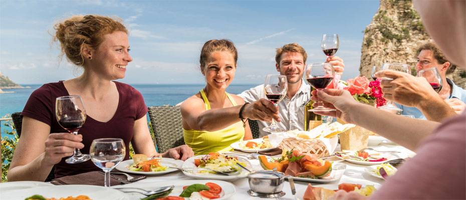 Wandern und Wein verbinden Naturerlebnis mit regionalem Genuss - Lesen Sie die Nachrichten