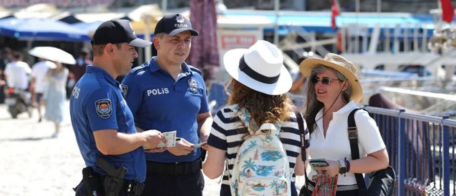 Tourismuspolizei unterstützt Urlauber in Antalya - Lesen Sie die Nachrichten
