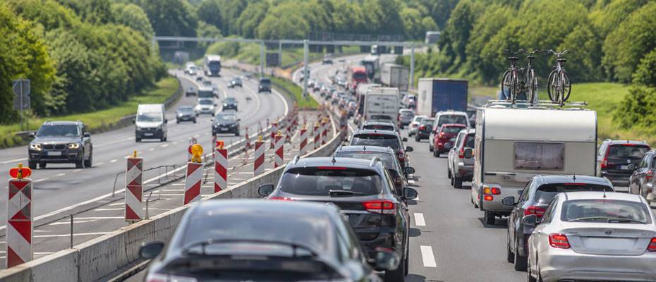 Deutschland vor vollem Reisewochenende: Rückreiseverkehr sorgt für Staus - Lesen Sie die Nachrichten