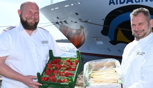 Deutscher Spargel und Erdbeeren aus der Region an Bord der AIDA Schiffe