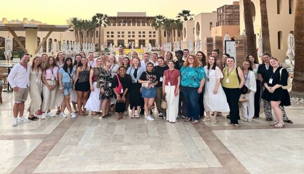 Karriere-Kickstart unter Palmen: Reiseland-Azubis sammeln Praxiserfahrung im ProCamp El Gouna - Lesen Sie die Nachrichten