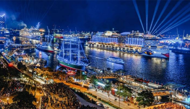 AIDAperla glänzt bei der Auslaufparade der Hamburg Cruise Days - Lesen Sie die Nachrichten