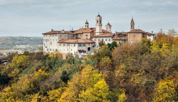 Rēgula-Award würdigt Restaurierung von Borgo Monchiero - Lesen Sie die Nachrichten