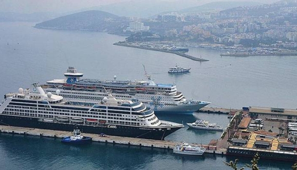 Kreuzfahrt-Jobs 2026: Mit Arbeit an Bord dem Winter entkommen - Lesen Sie die Nachrichten