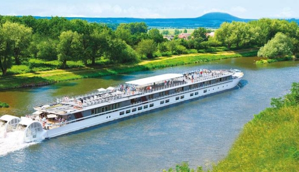 CroisiEurope bringt erstes Schaufelradschiff auf die Seine