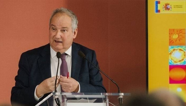 Spain’s Tourism Posters: New Book Traces a Century of Visual History