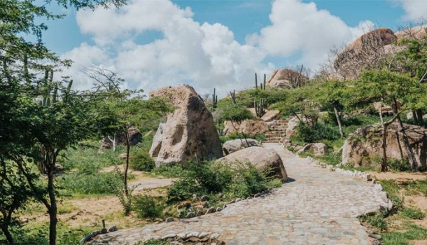 Aruba zeigt seine ursprüngliche Seite zwischen Natur, Kultur und Geschichte
