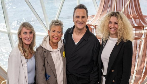 TUI Cruises tauft die Mein Schiff Flow erstmals mit drei Patinnen - Lesen Sie die Nachrichten