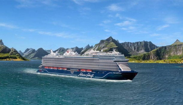Crew belebt die Mein Schiff Flow vor dem Start in den Gästebetrieb - Lesen Sie die Nachrichten