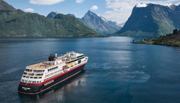 Neue Reisekombinationen erweitern Hurtigruten-Postschiffroute