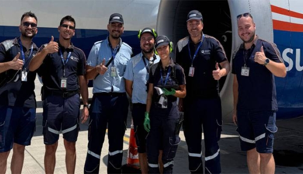 SunExpress-Chef arbeitet einen Tag in der Flugzeugwartung