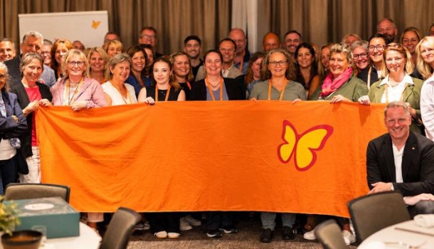 Schmetterling bringt KI-Lösung Kira auf Dialogtour in die Reisebüros